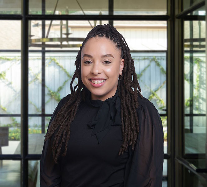 Arianna Lott Property Manager