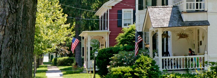 The Pros and Cons of Including Landscaping Services in Your Houston Lease