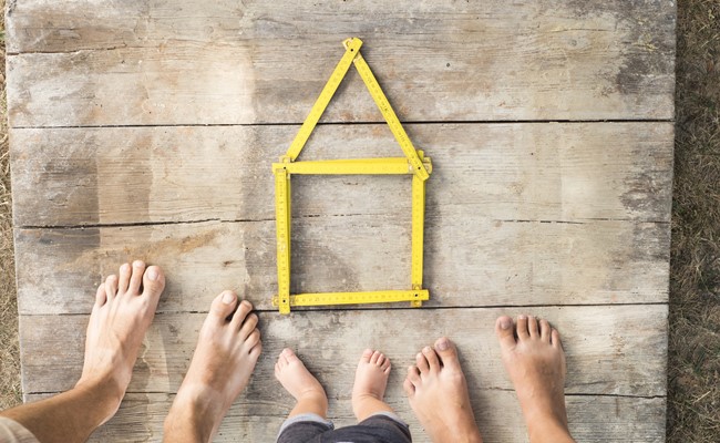 family building a home