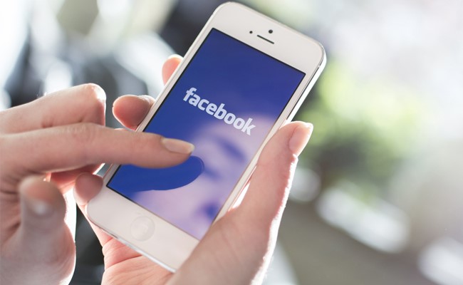 facebook screen on iphone