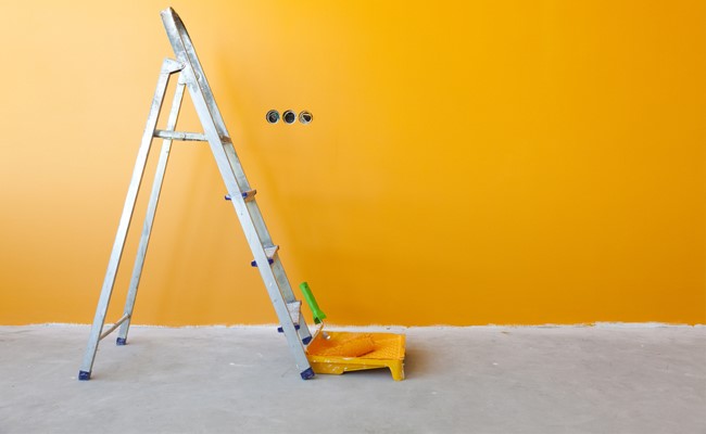 yellow wall in sugar land texas home for sale